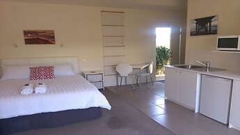 Springtide Studio Apartments