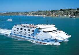 Springtide Studio Apartments