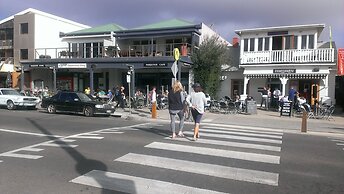 Springtide Studio Apartments