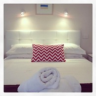 Springtide Studio Apartments