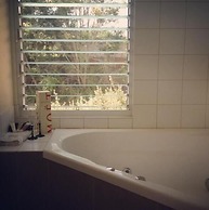 Springtide Studio Apartments