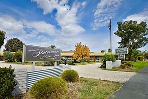Statesman Motor Inn