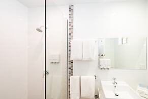 New England Motor Lodge