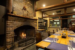 New England Motor Lodge