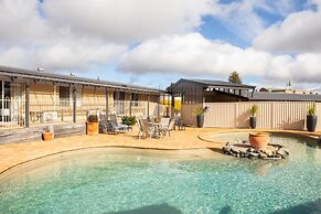 New England Motor Lodge