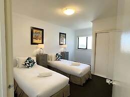 Oceanic On Thompson Apartments