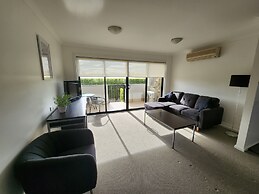 Oceanic On Thompson Apartments