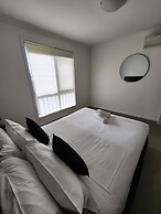 Oceanic On Thompson Apartments