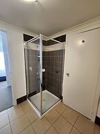 Oceanic On Thompson Apartments