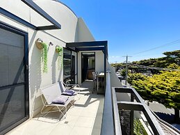 Oceanic On Thompson Apartments