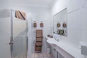 Akuna Motor Inn and Apartments