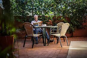 Akuna Motor Inn and Apartments