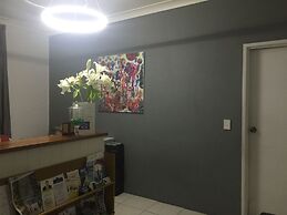 Blue Violet Motor Inn