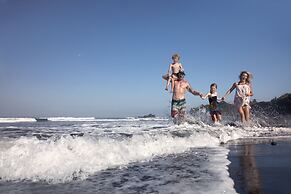 Pondok Pitaya Hotel, Surfing & Yoga