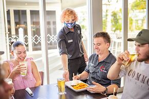 Shamrock Gardens Motel