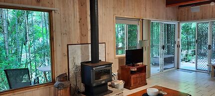 Treetops Accommodation Montville