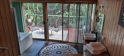 Treetops Accommodation Montville
