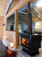 Treetops Accommodation Montville