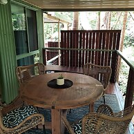Treetops Accommodation Montville