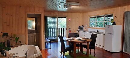 Treetops Accommodation Montville