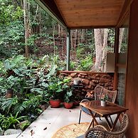 Treetops Accommodation Montville