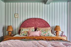 Westwood Lodge Apartments