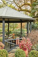 Westwood Lodge Apartments