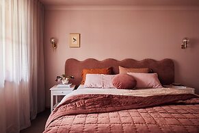 Westwood Lodge Apartments