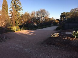 Lyreen's Apartment B&B