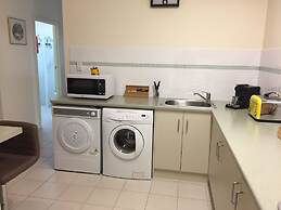 Lyreen's Apartment B&B