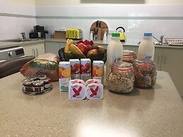 Lyreen's Apartment B&B