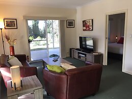 Lyreen's Apartment B&B