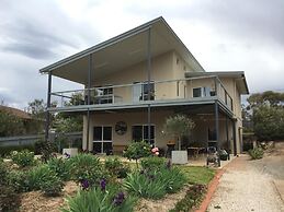 Lyreen's Apartment B&B