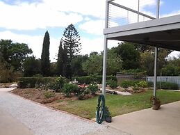 Lyreen's Apartment B&B