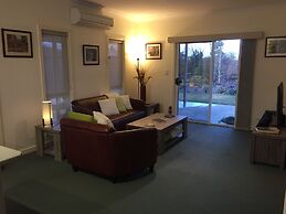 Lyreen's Apartment B&B