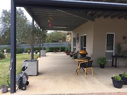 Lyreen's Apartment B&B