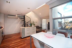 Semaphore Blue Apartments