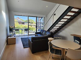 Semaphore Blue Apartments