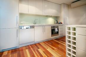 Semaphore Blue Apartments