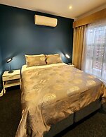 Semaphore Blue Apartments