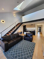 Semaphore Blue Apartments