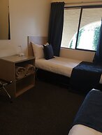 Captains Quarters Motor Inn