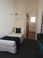 Captains Quarters Motor Inn