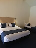 Captains Quarters Motor Inn