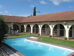 Captains Quarters Motor Inn