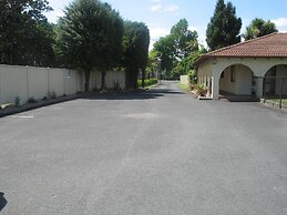 Captains Quarters Motor Inn