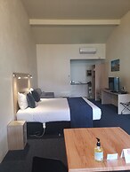 Captains Quarters Motor Inn