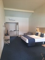 Captains Quarters Motor Inn