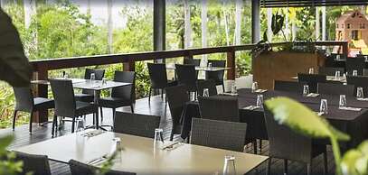 Albatross Bay Resort