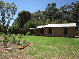 Marri Lodge & Cottages
